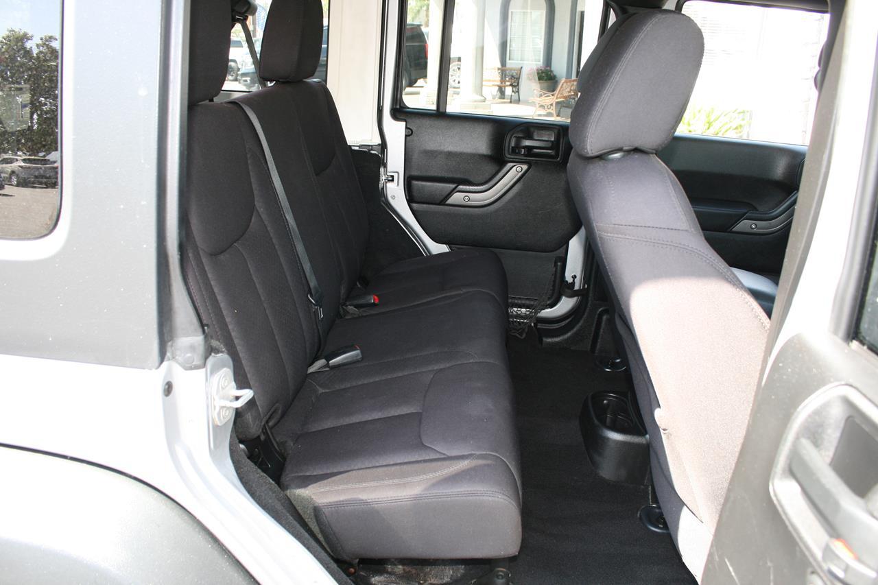 Jeep Wrangler Unlimited 4WD 4dr Sport 2013