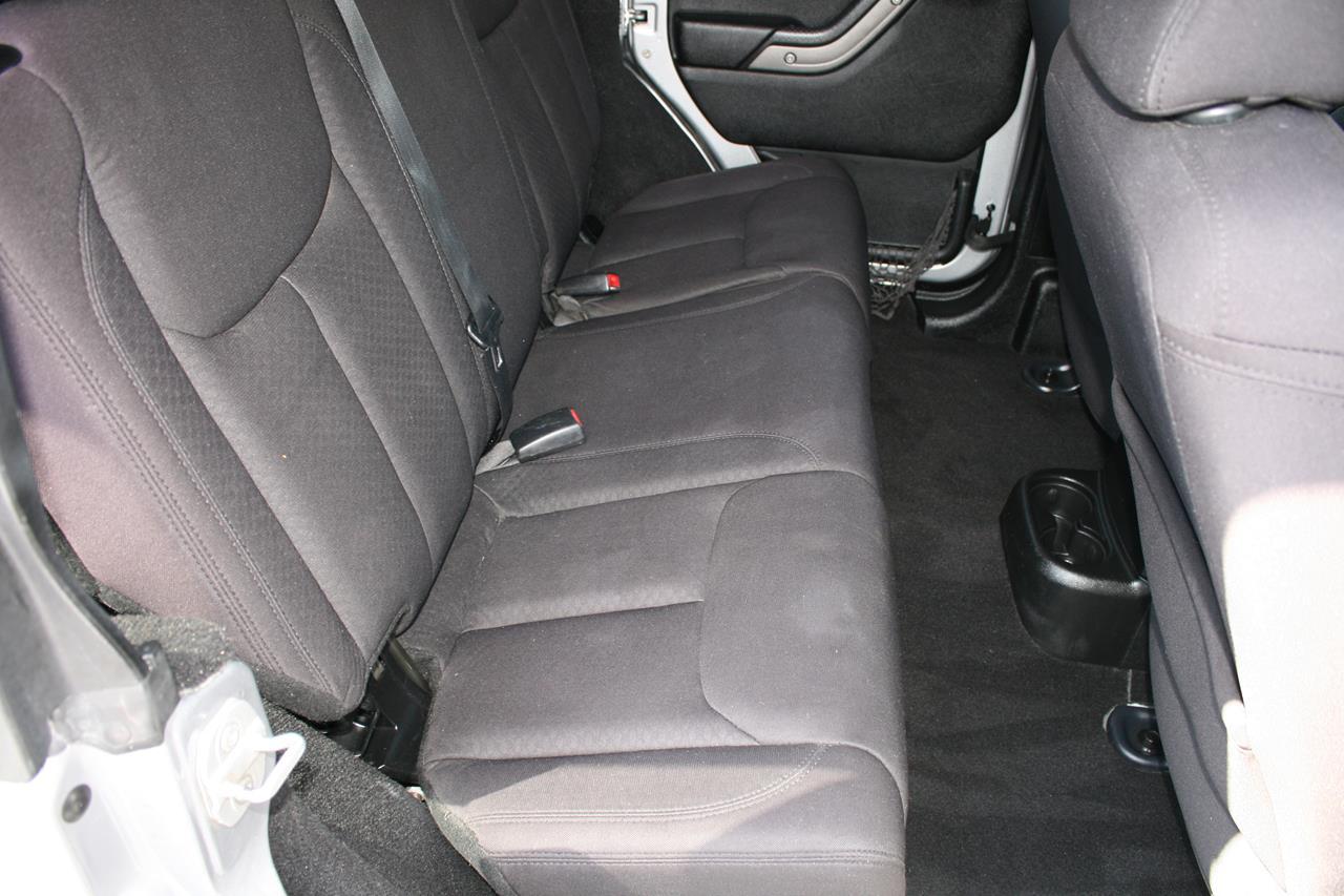 Jeep Wrangler Unlimited 4WD 4dr Sport 2013