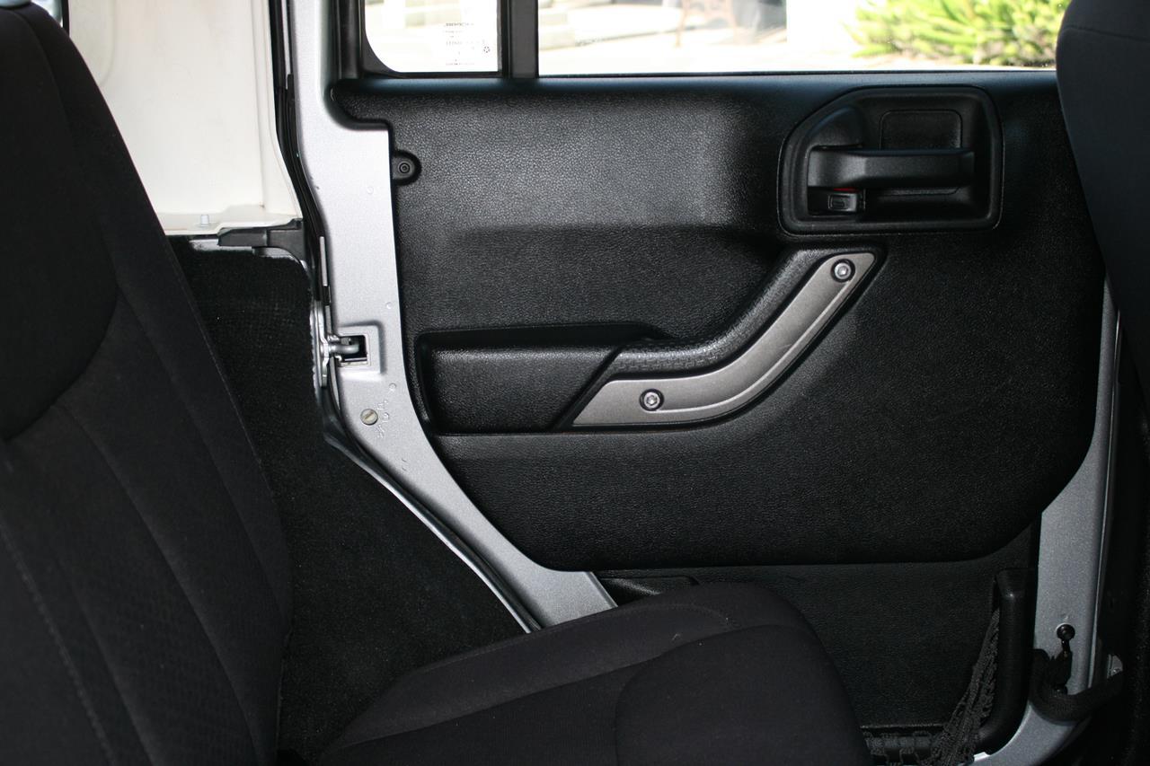 Jeep Wrangler Unlimited 4WD 4dr Sport 2013