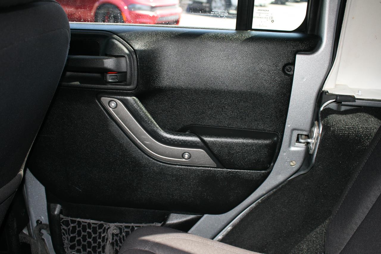 Jeep Wrangler Unlimited 4WD 4dr Sport 2013