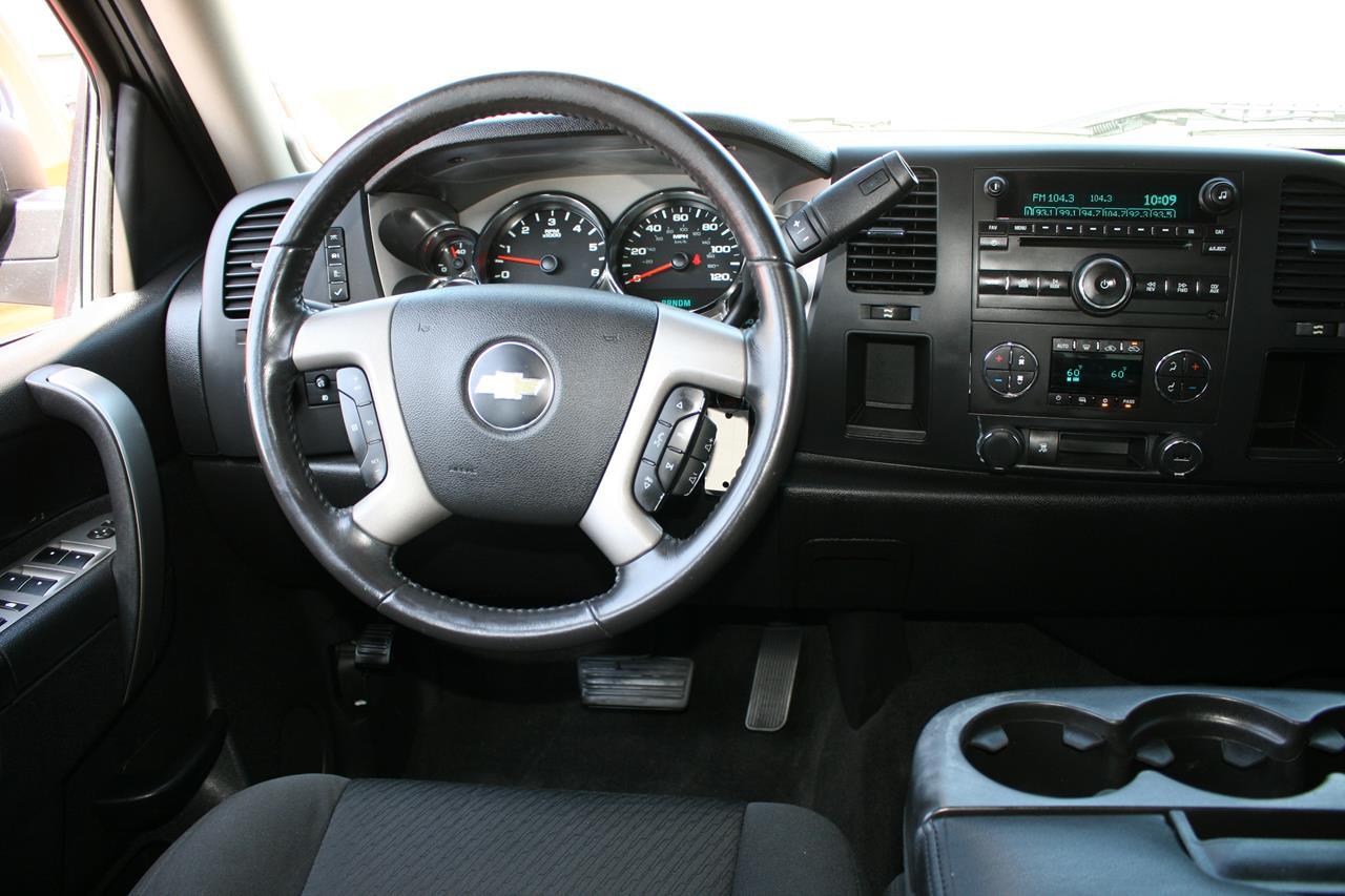 Chevrolet Silverado 1500 2WD Crew Cab 143.5" LT 2011