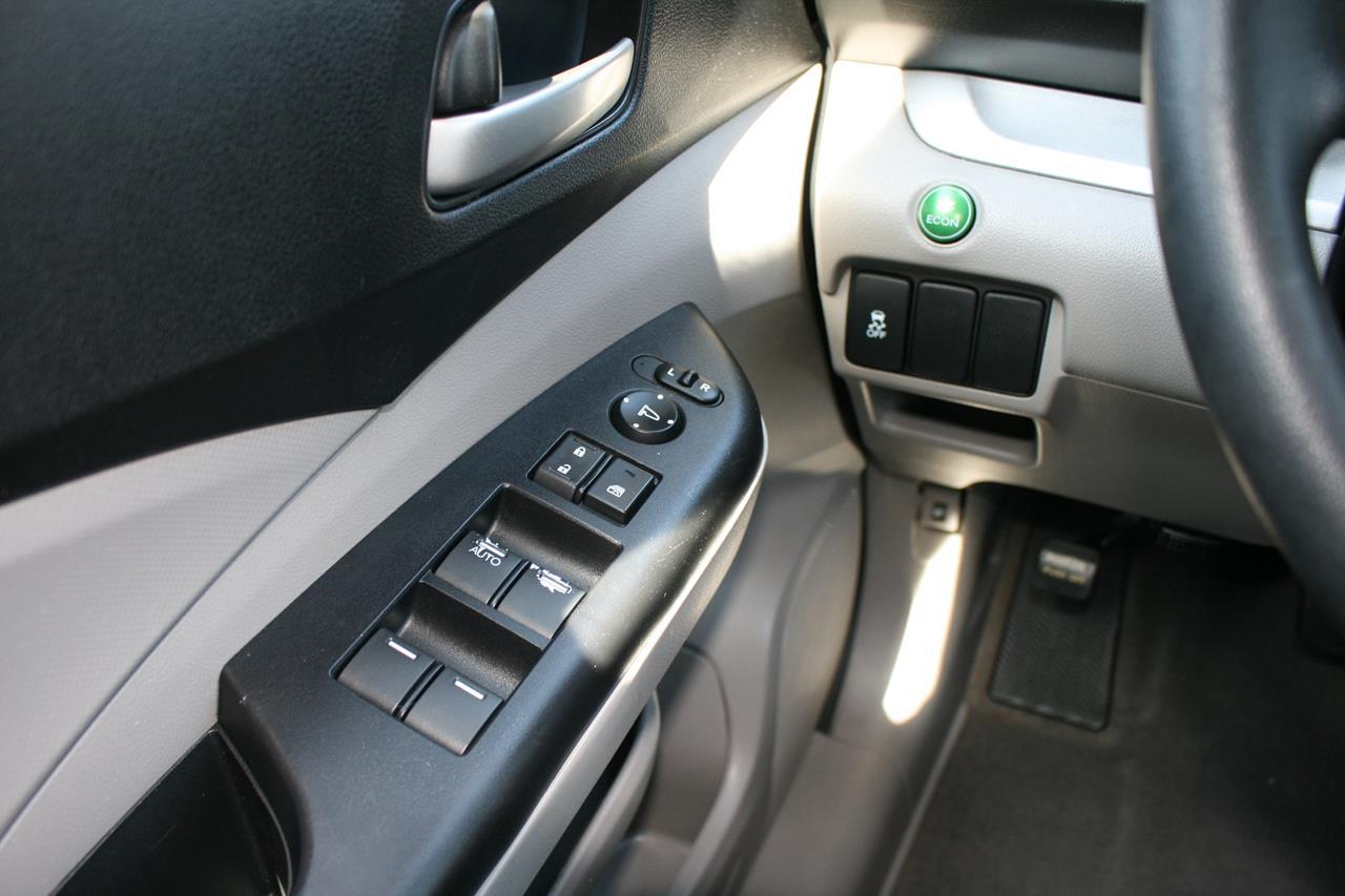 Honda CR-V 2WD 5dr LX 2012