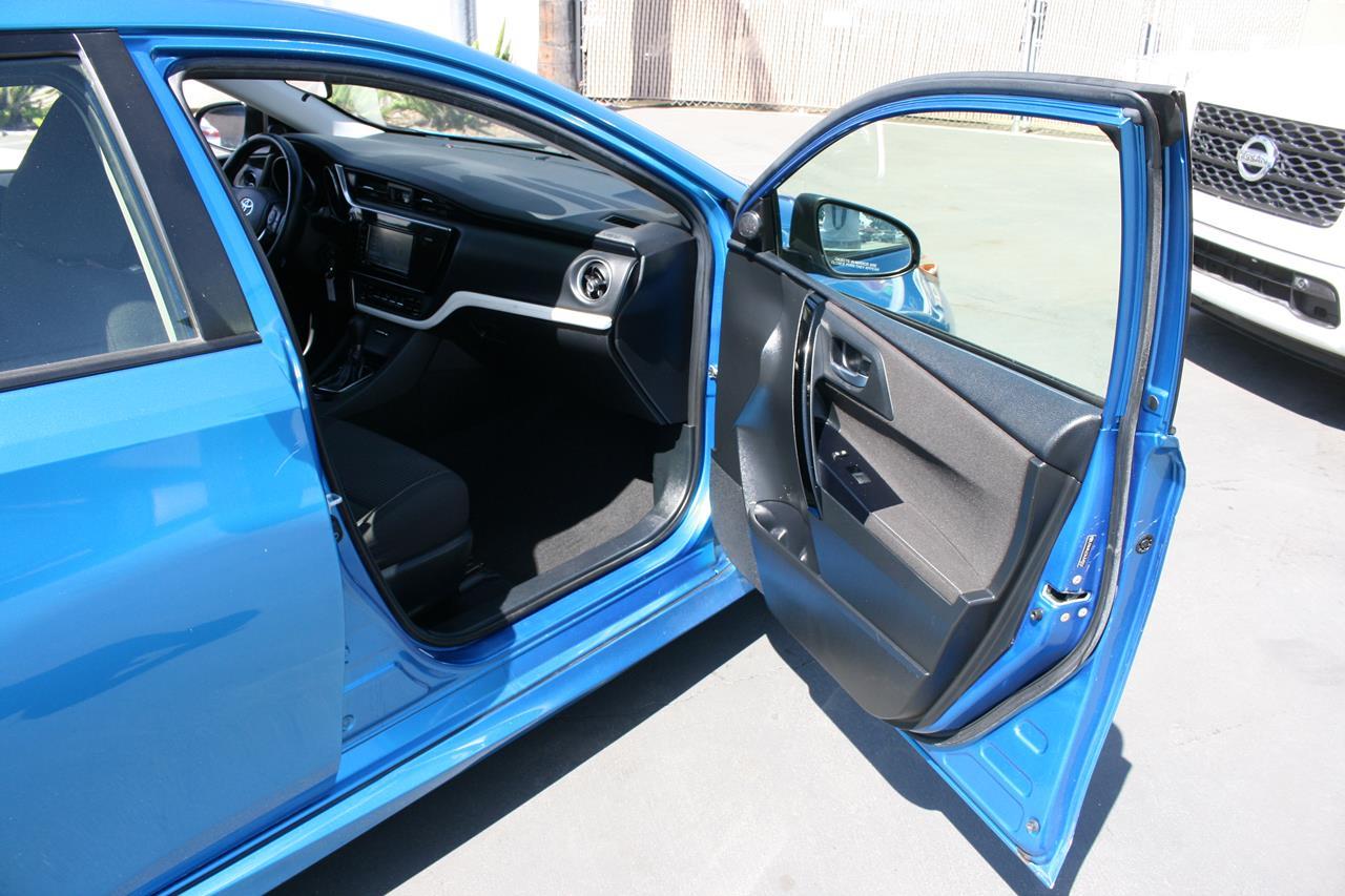Toyota Corolla iM CVT (Natl) 2017