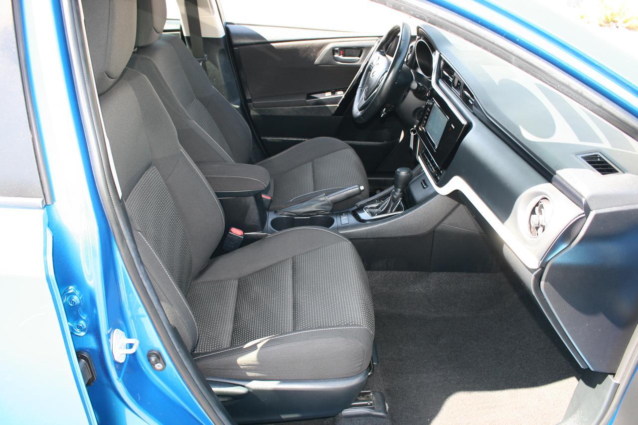Toyota Corolla iM CVT (Natl) 2017