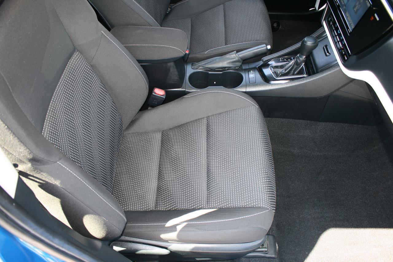 Toyota Corolla iM CVT (Natl) 2017