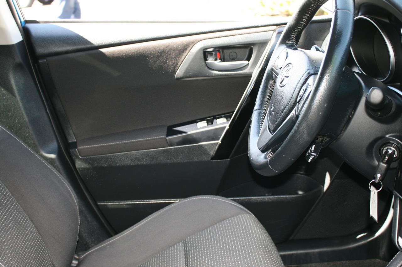 Toyota Corolla iM CVT (Natl) 2017