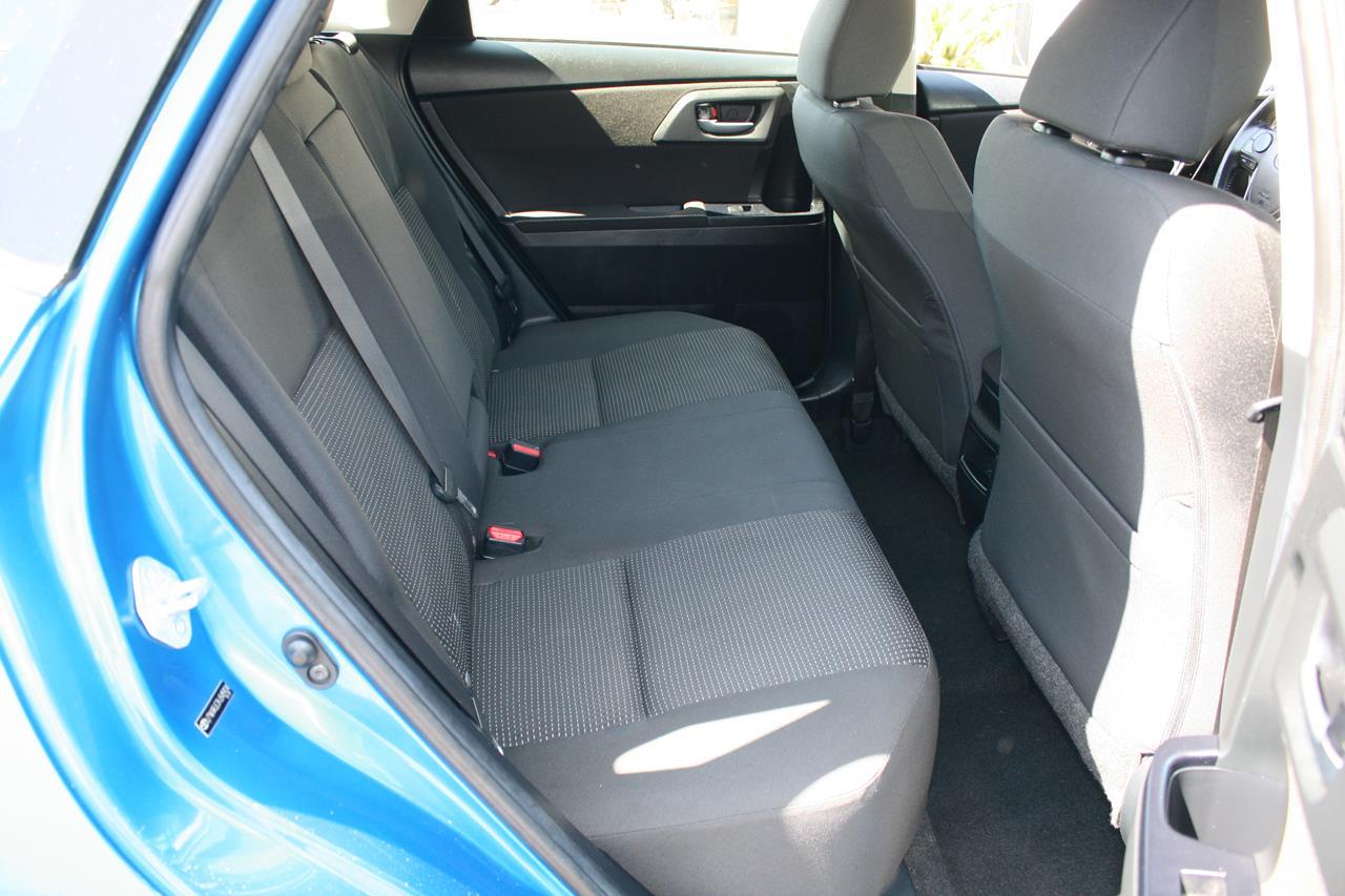 Toyota Corolla iM CVT (Natl) 2017