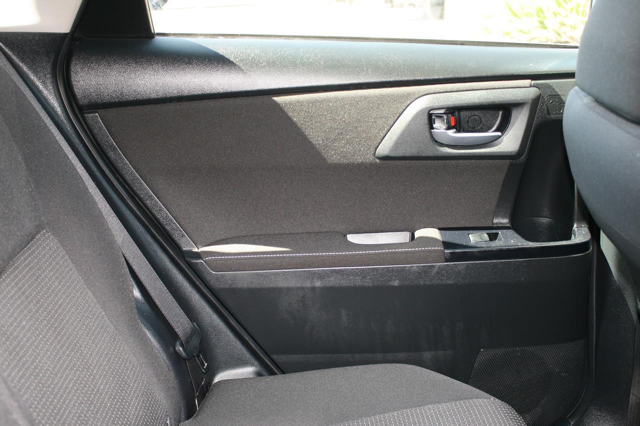 Toyota Corolla iM CVT (Natl) 2017