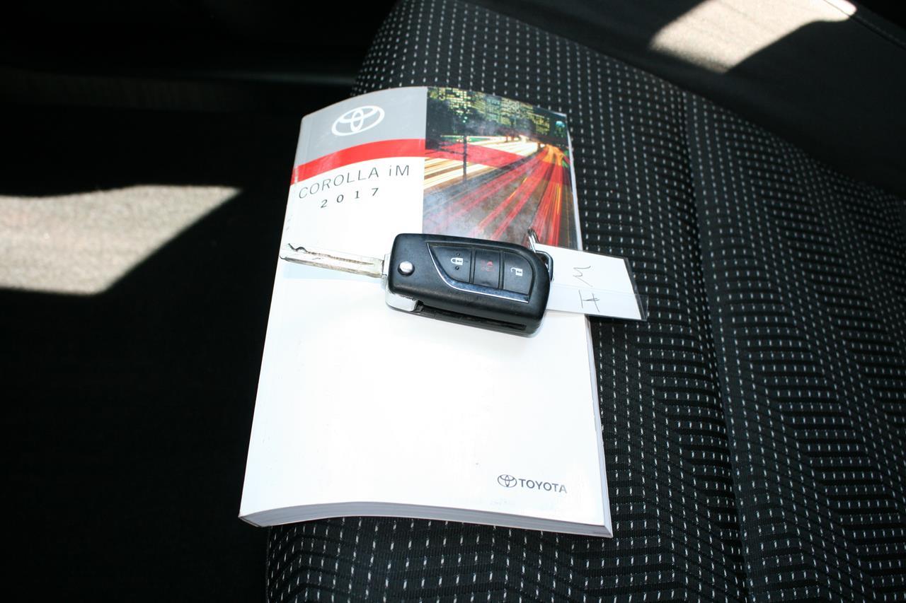Toyota Corolla iM CVT (Natl) 2017