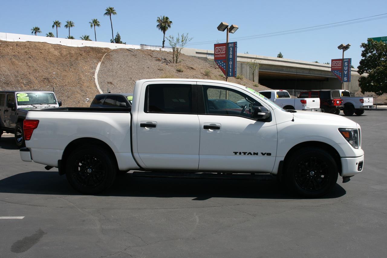 Nissan Titan 4x2 Crew Cab SV 2018