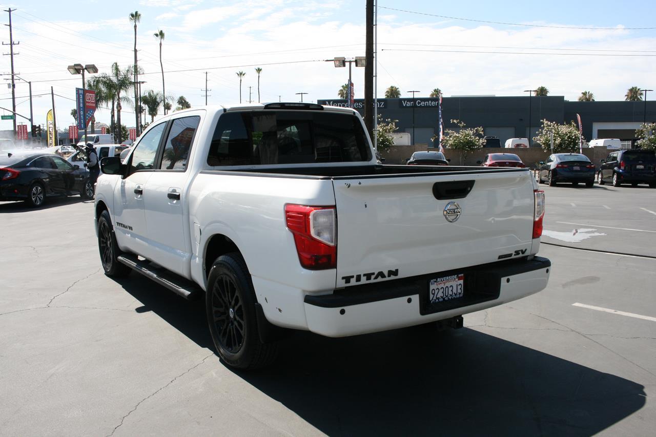 Nissan Titan 4x2 Crew Cab SV 2018
