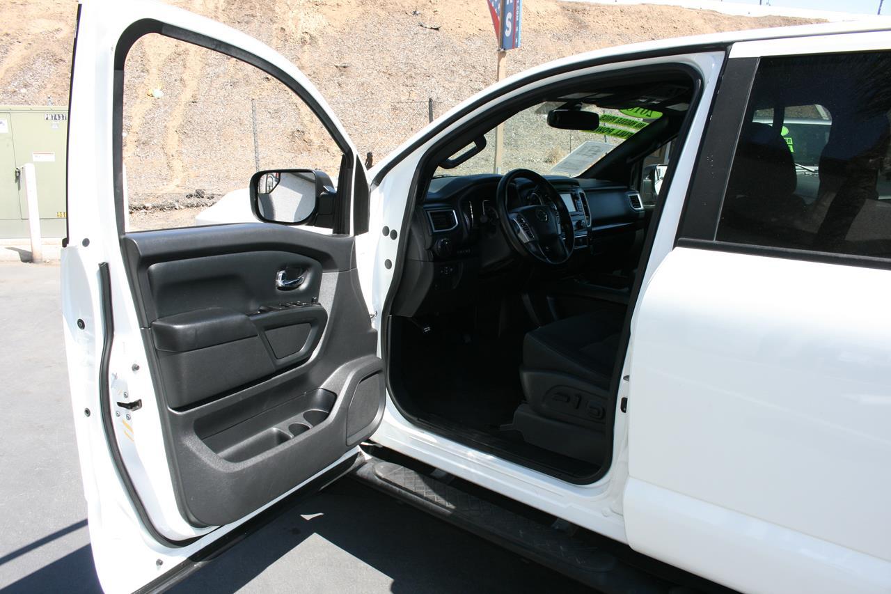 Nissan Titan 4x2 Crew Cab SV 2018