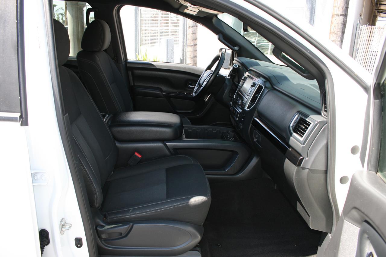 Nissan Titan 4x2 Crew Cab SV 2018