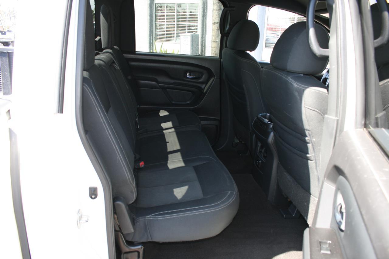 Nissan Titan 4x2 Crew Cab SV 2018