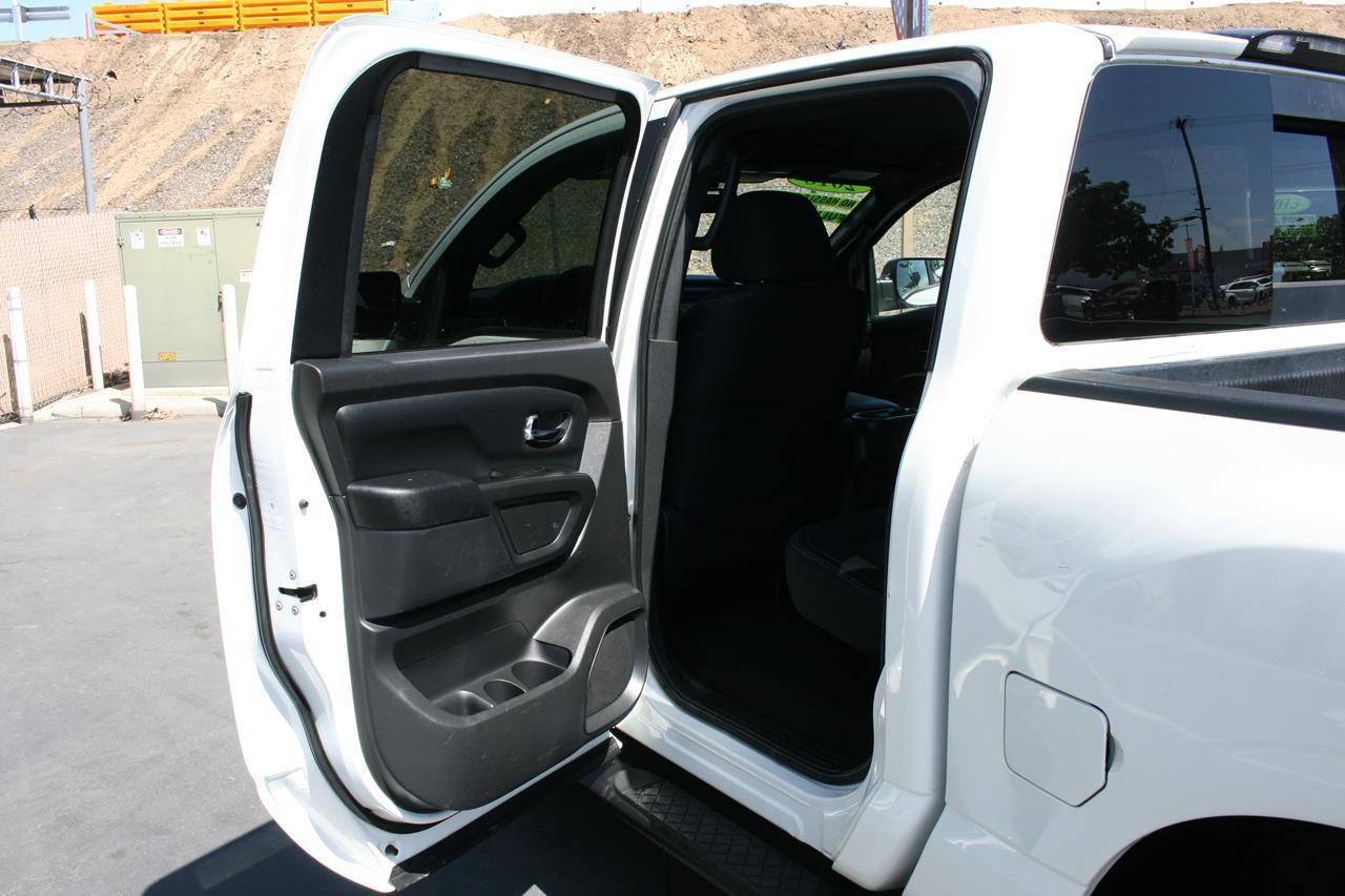 Nissan Titan 4x2 Crew Cab SV 2018