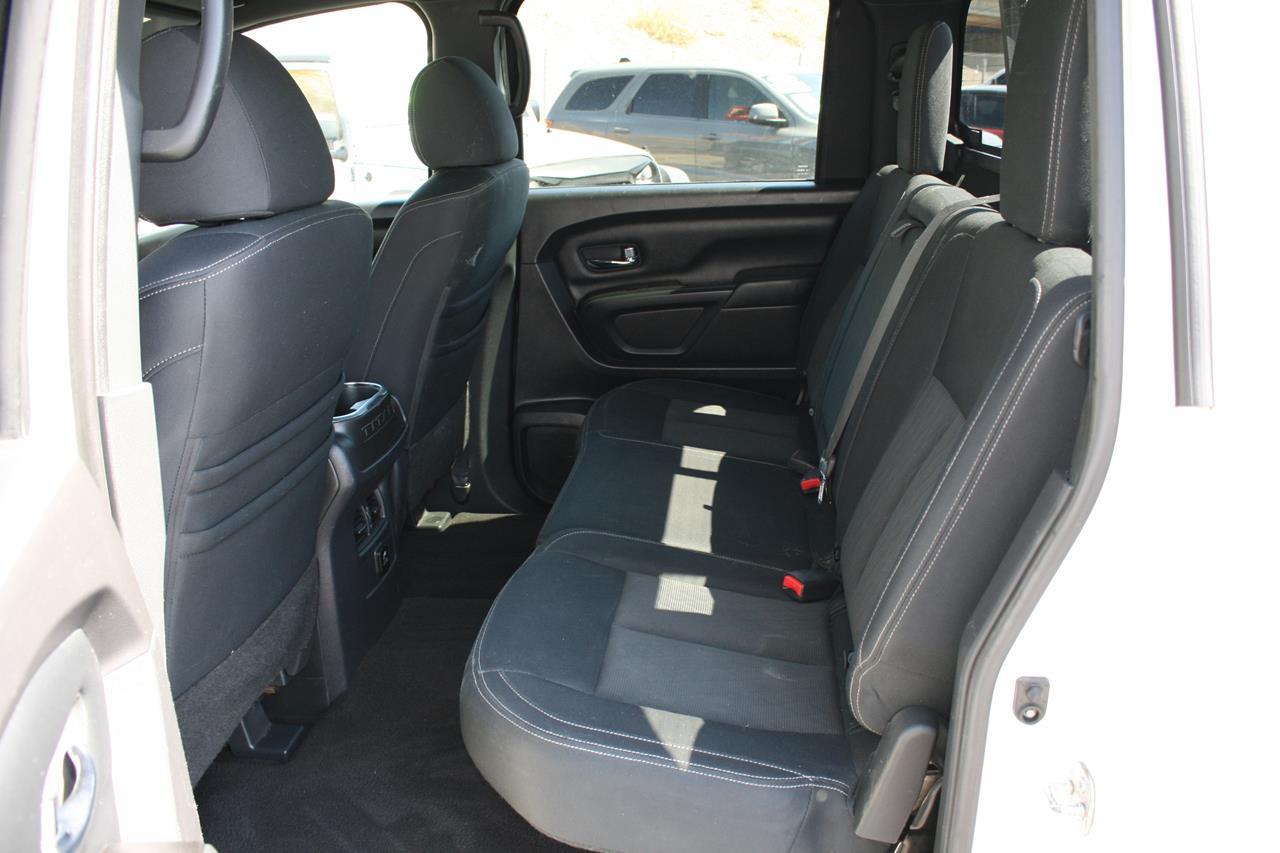 Nissan Titan 4x2 Crew Cab SV 2018