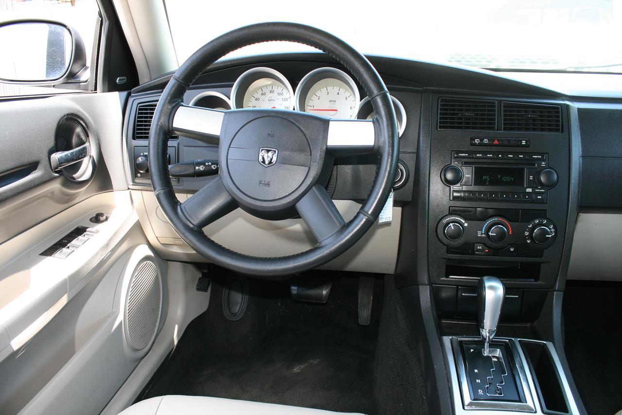 Dodge Magnum 4dr Wgn R/T RWD 2005