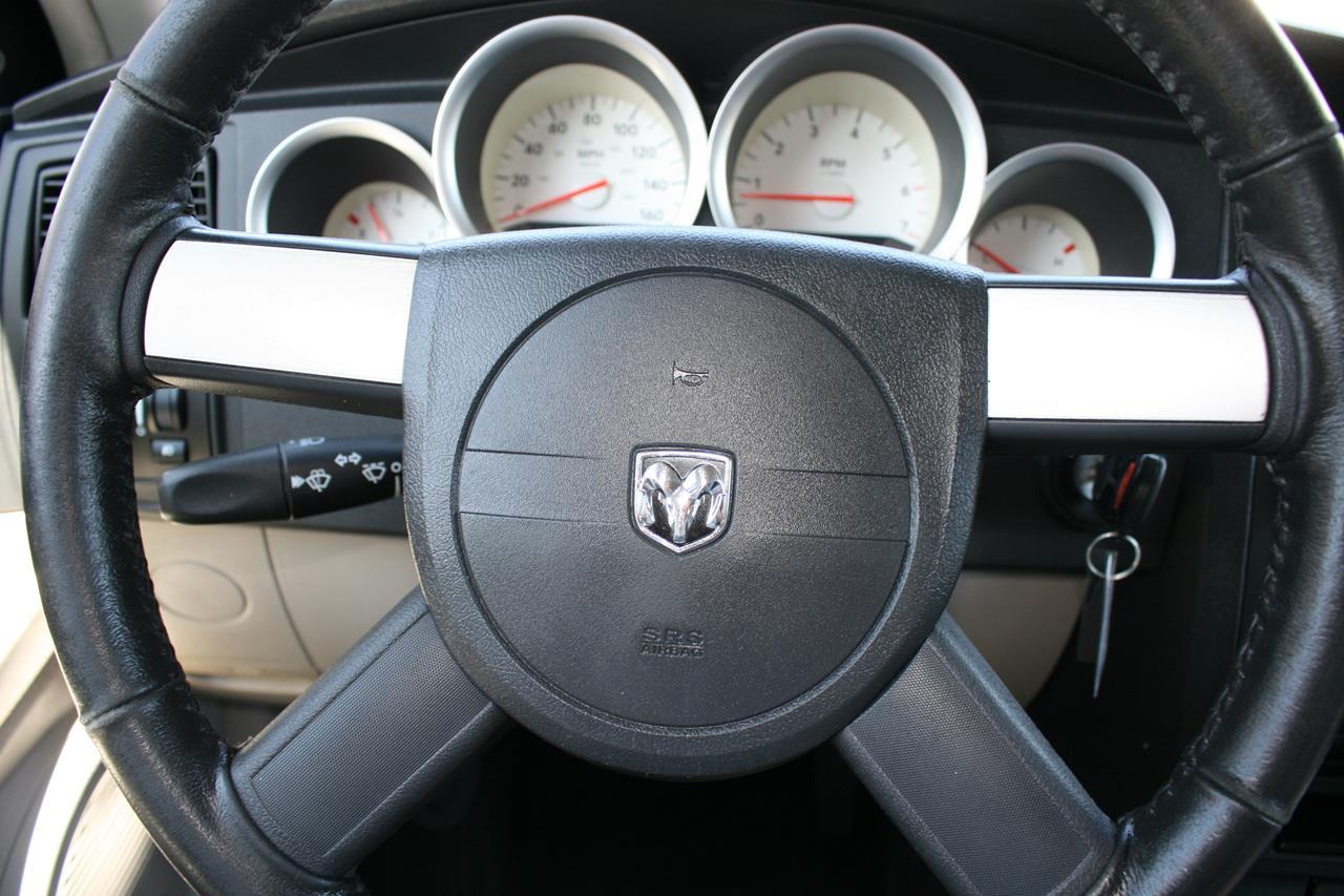 Dodge Magnum 4dr Wgn R/T RWD 2005