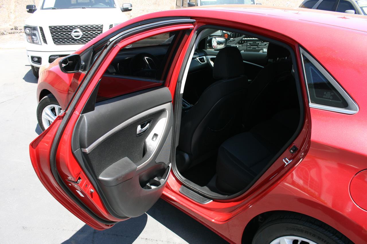Hyundai Elantra GT 5dr HB Auto 2015