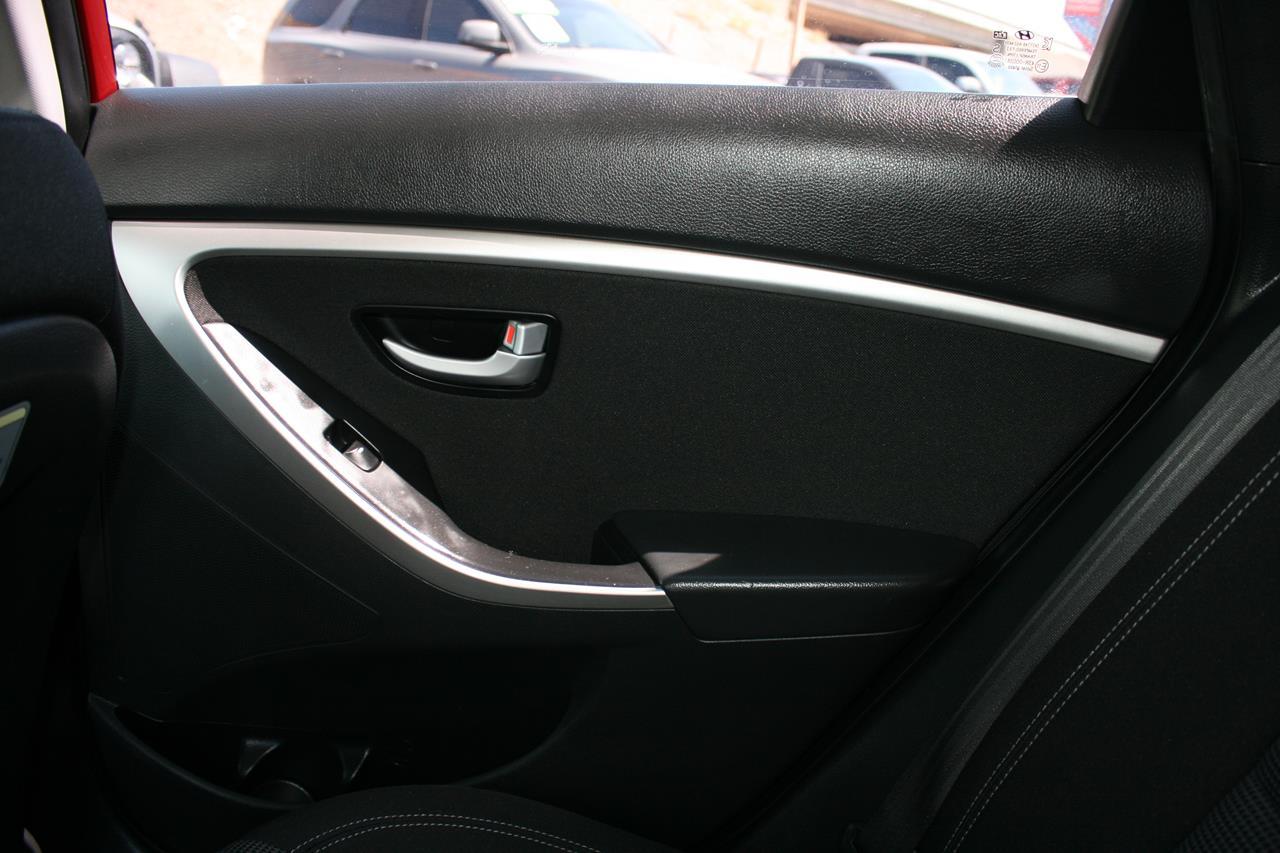 Hyundai Elantra GT 5dr HB Auto 2015