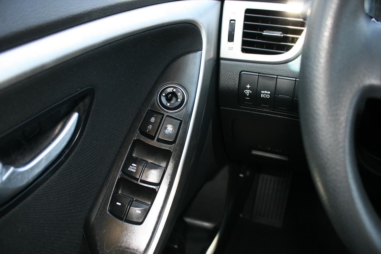 Hyundai Elantra GT 5dr HB Auto 2015