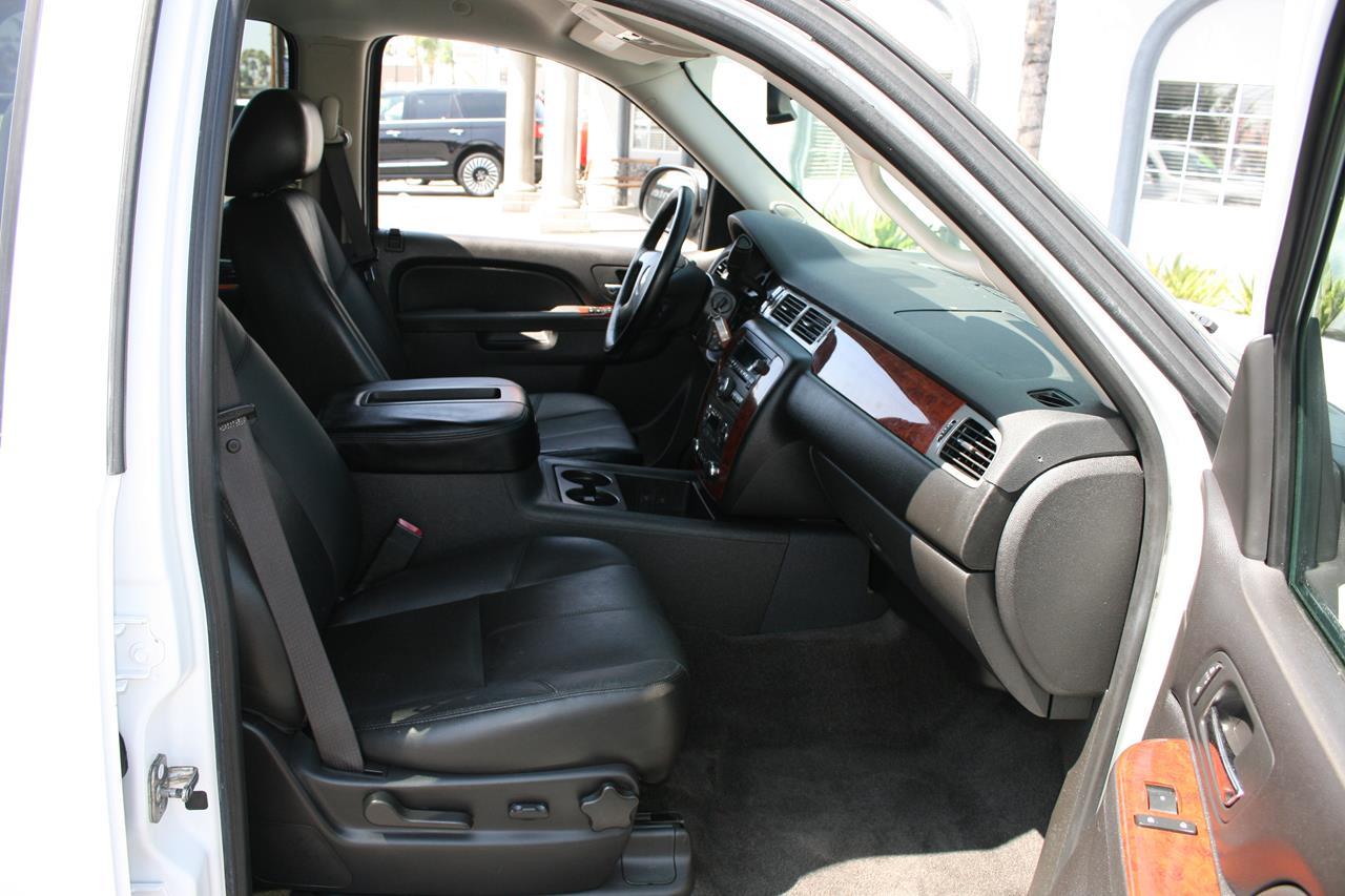 Chevrolet Tahoe 2WD 4dr 1500 LT 2012