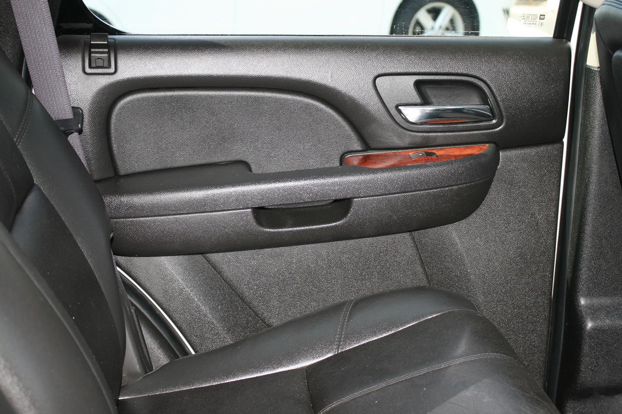 Chevrolet Tahoe 2WD 4dr 1500 LT 2012