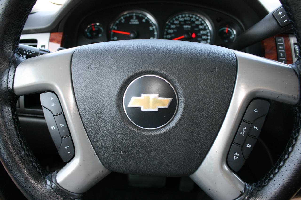 Chevrolet Tahoe 2WD 4dr 1500 LT 2012