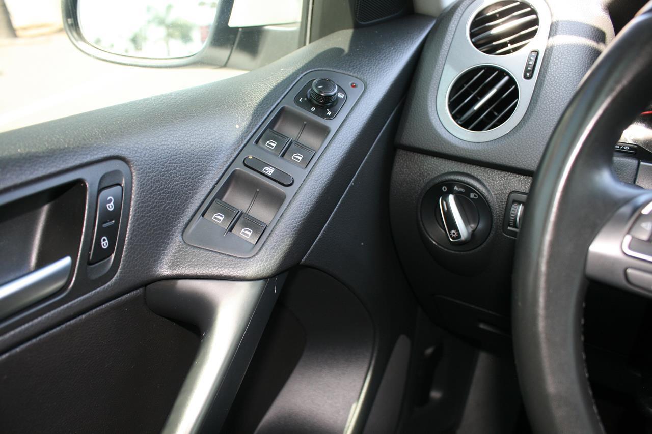 Volkswagen Tiguan 2WD 4dr Auto S 2016