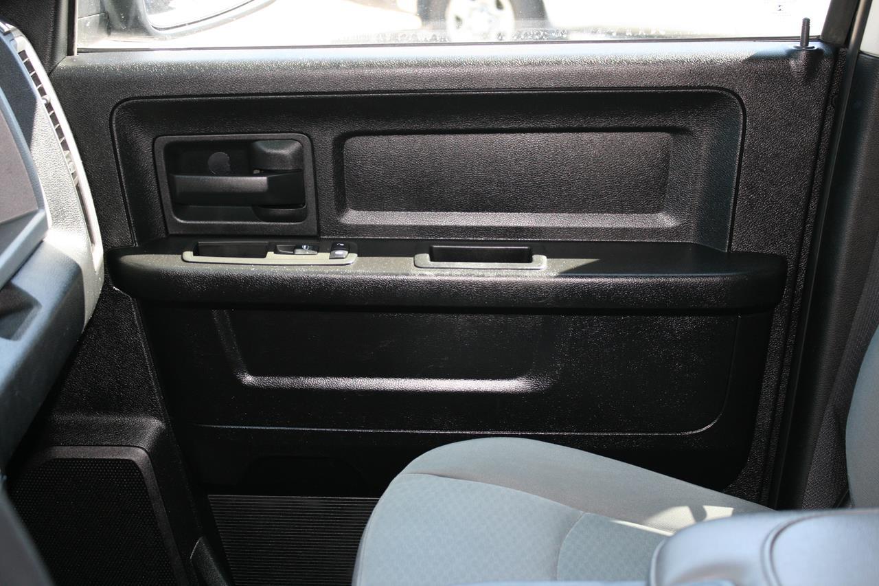 RAM 1500 2WD Crew Cab 140.5" Express 2013