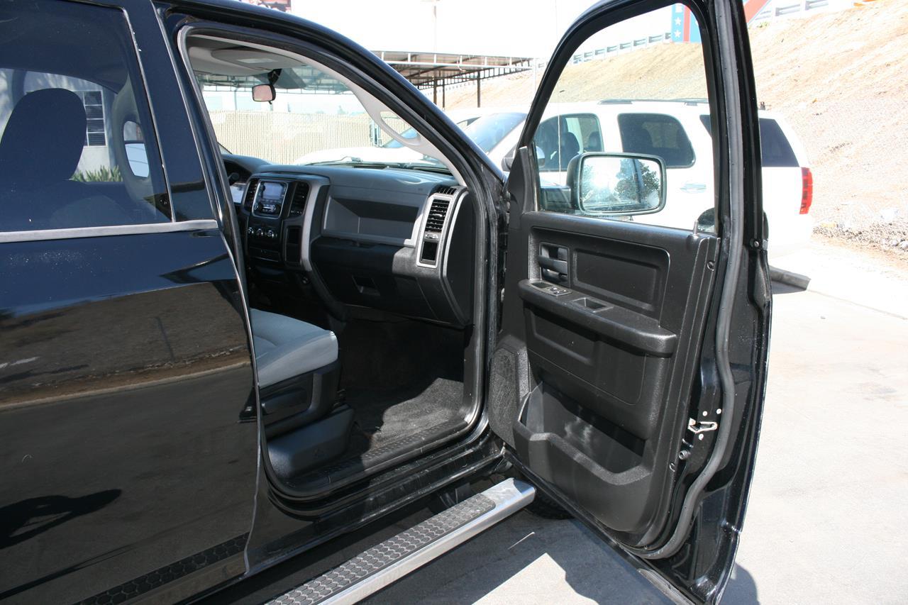 RAM 1500 2WD Crew Cab 140.5" Express 2013