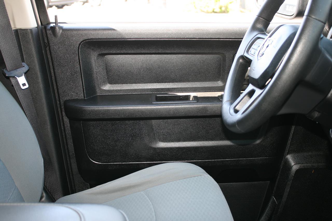 RAM 1500 2WD Crew Cab 140.5" Express 2013