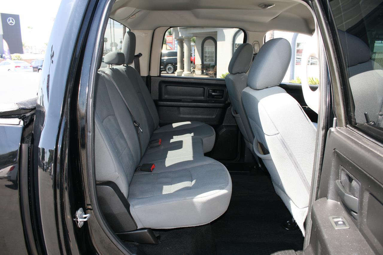 RAM 1500 2WD Crew Cab 140.5" Express 2013