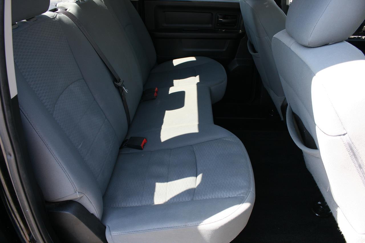 RAM 1500 2WD Crew Cab 140.5" Express 2013