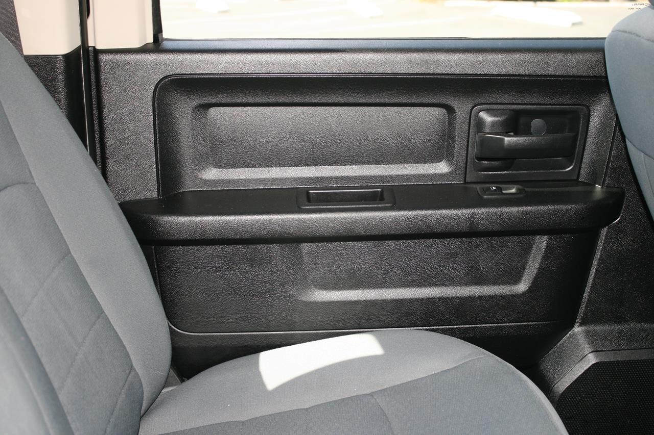 RAM 1500 2WD Crew Cab 140.5" Express 2013