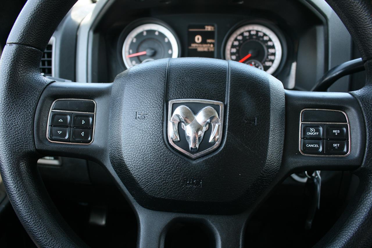 RAM 1500 2WD Crew Cab 140.5" Express 2013