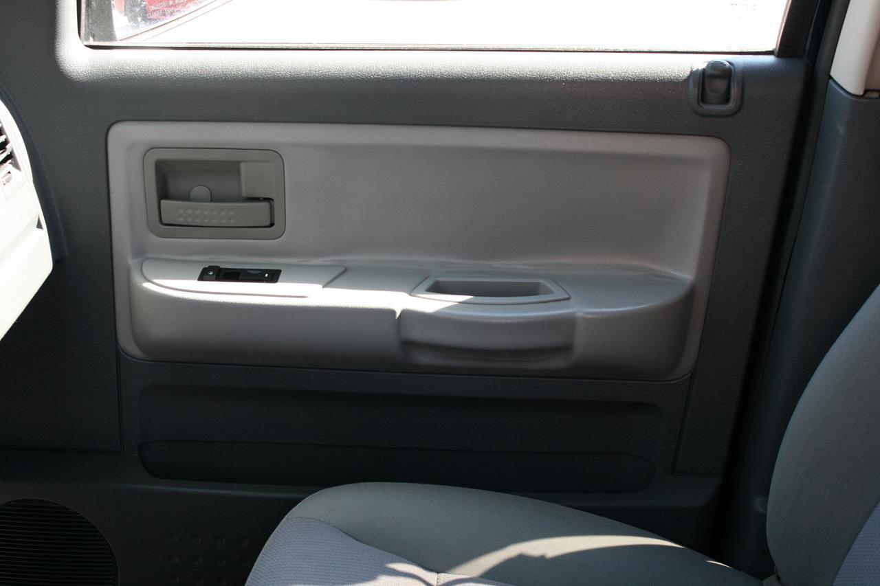 Dodge Dakota 4dr Quad Cab 131 SLT 2006