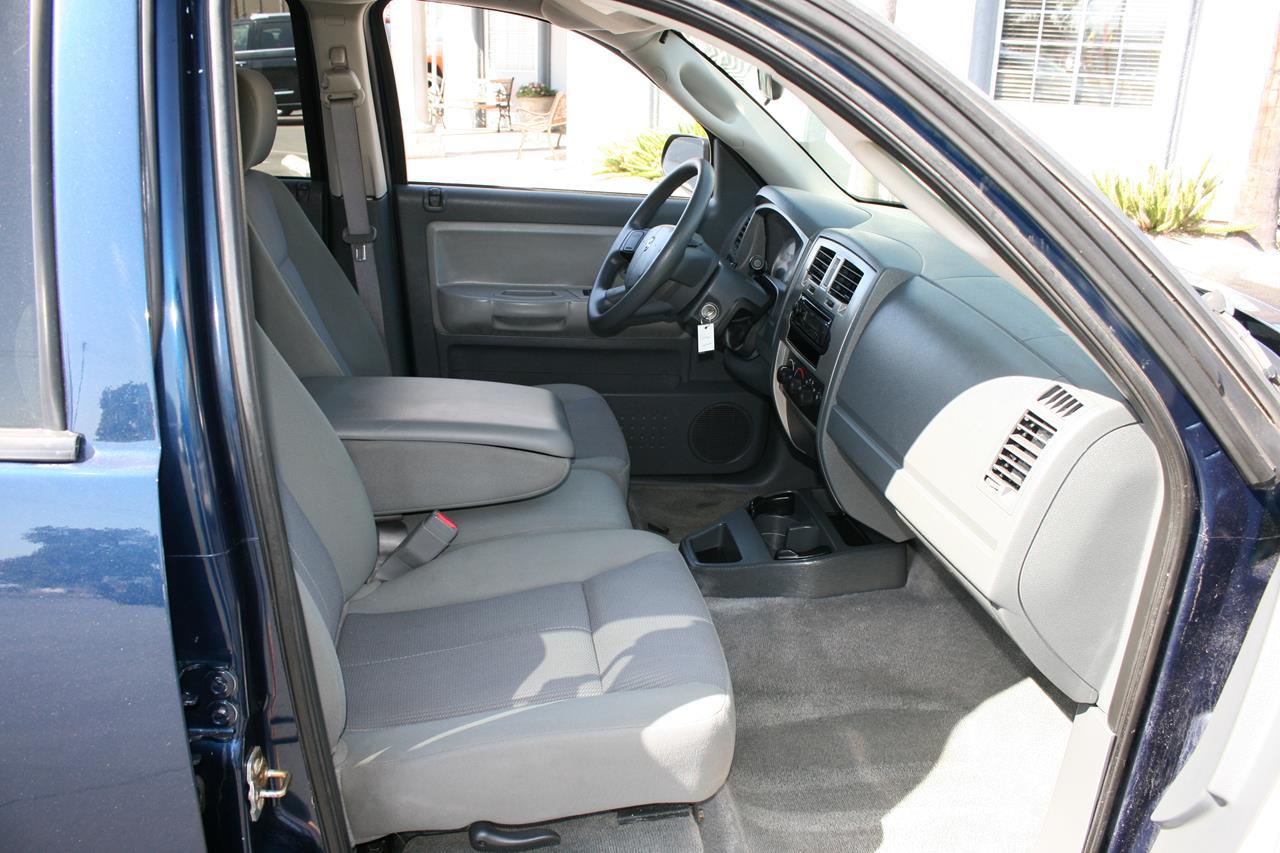 Dodge Dakota 4dr Quad Cab 131 SLT 2006