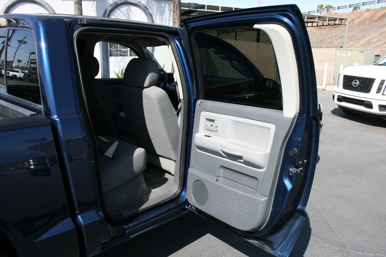 Dodge Dakota 4dr Quad Cab 131 SLT 2006