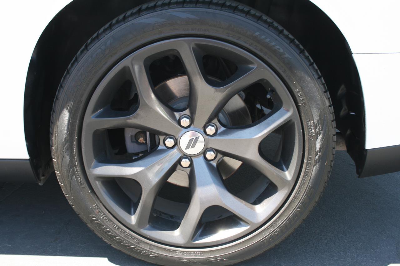 Dodge Challenger SXT Plus RWD 2018