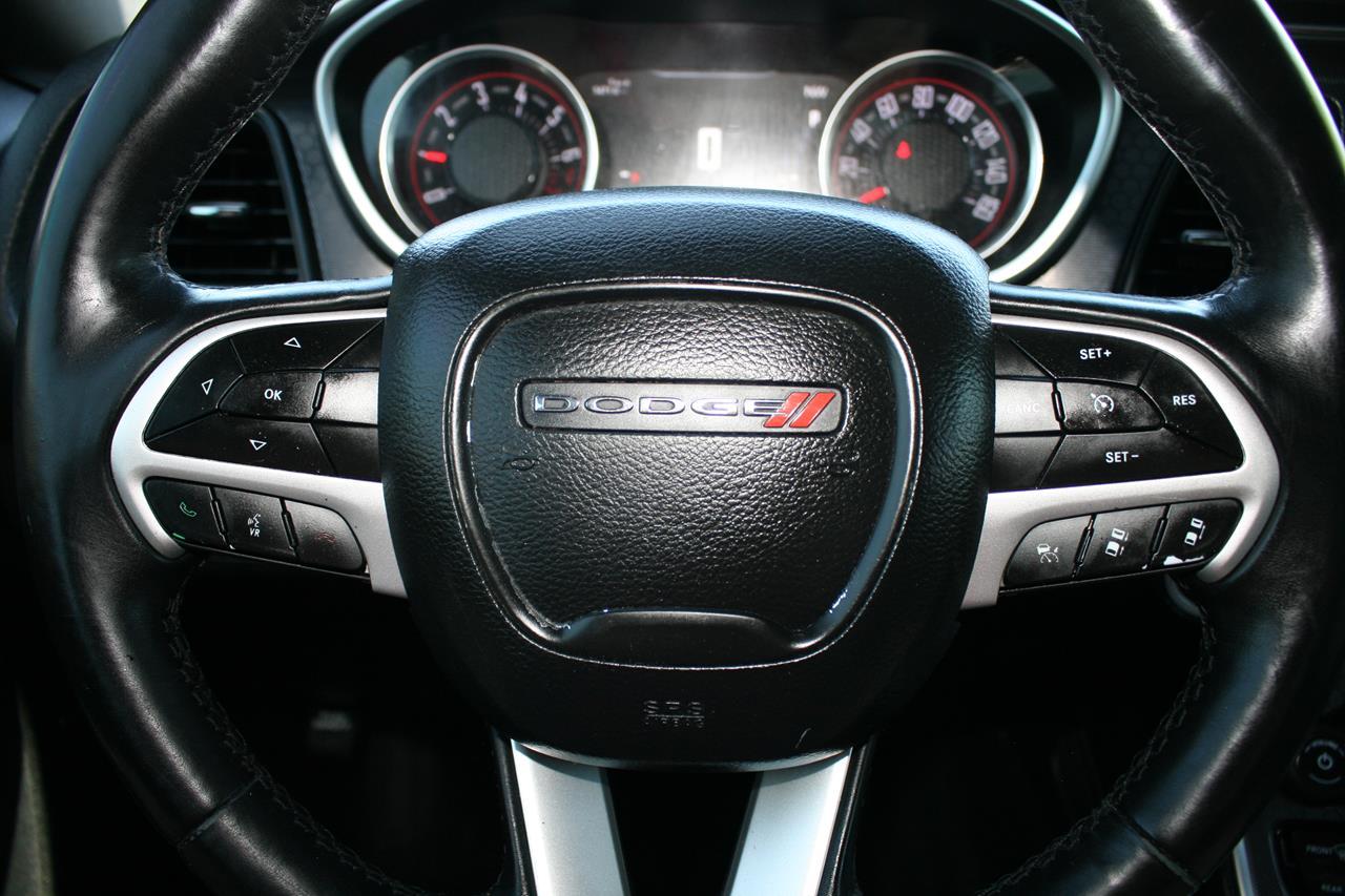 Dodge Challenger SXT Plus RWD 2018