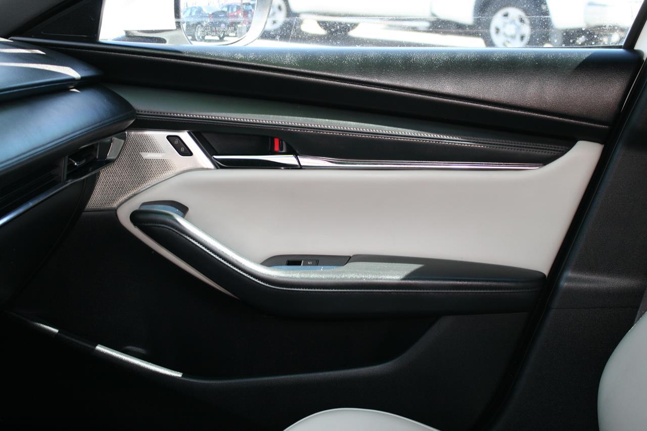 Mazda Mazda3 Hatchback FWD Auto w/Premium Pkg 2019