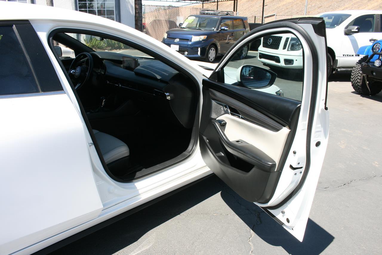 Mazda Mazda3 Hatchback FWD Auto w/Premium Pkg 2019