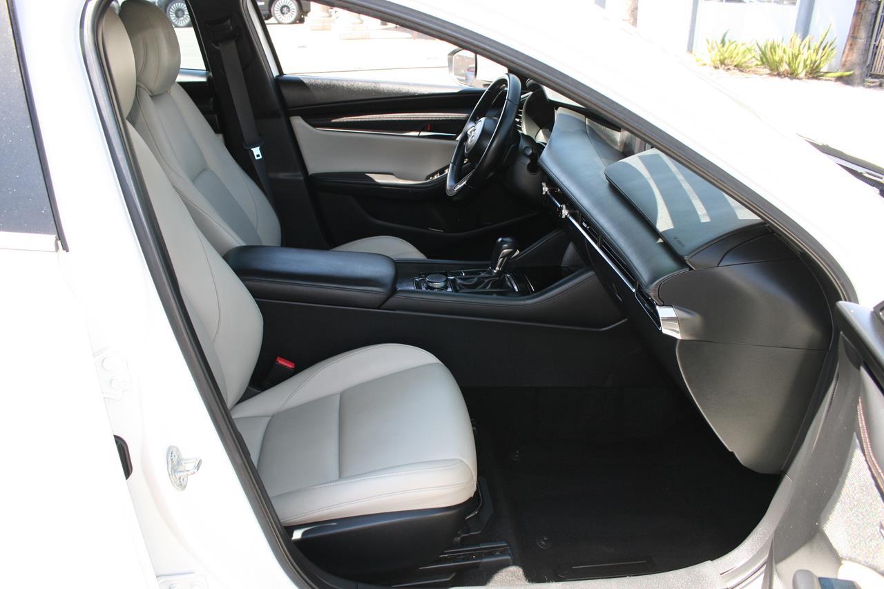 Mazda Mazda3 Hatchback FWD Auto w/Premium Pkg 2019