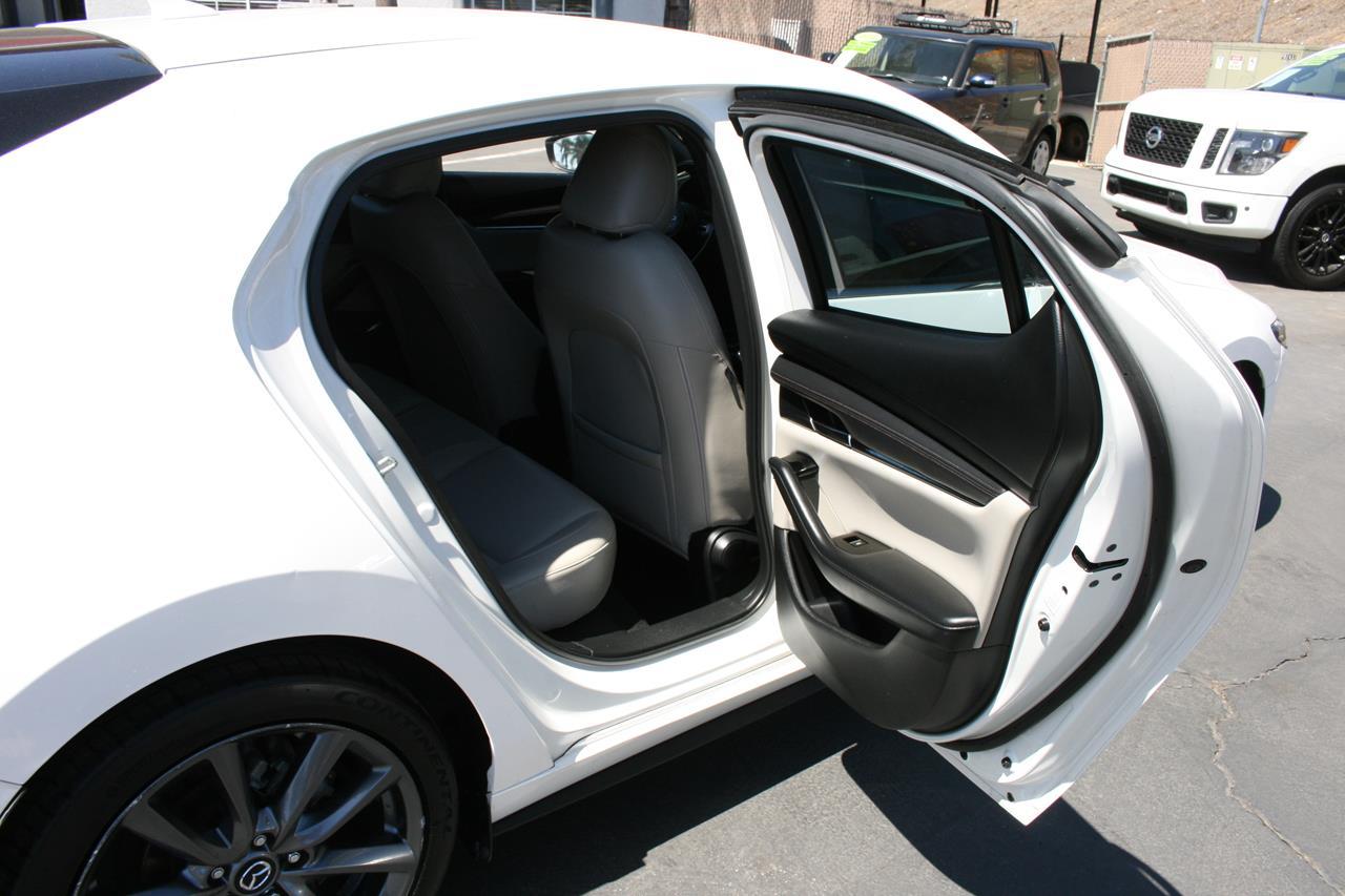 Mazda Mazda3 Hatchback FWD Auto w/Premium Pkg 2019