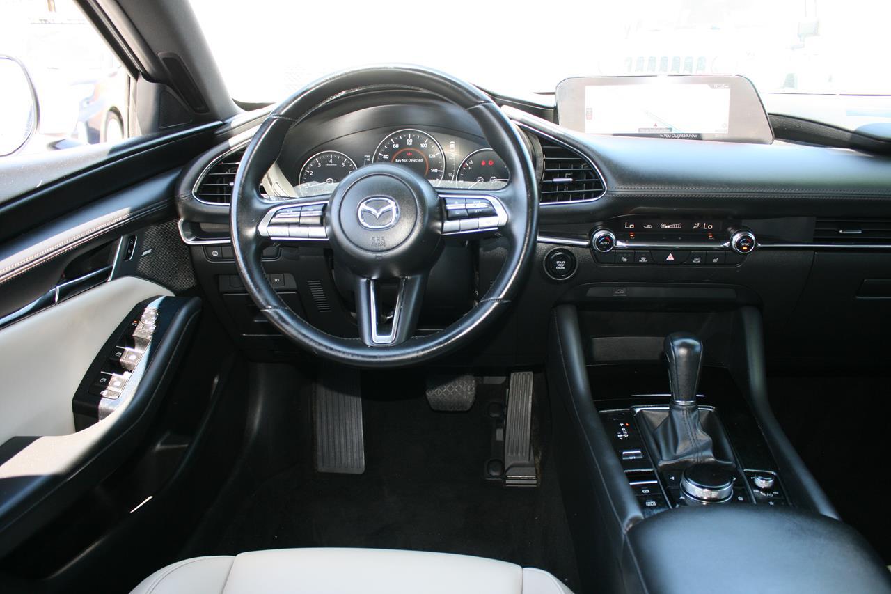 Mazda Mazda3 Hatchback FWD Auto w/Premium Pkg 2019