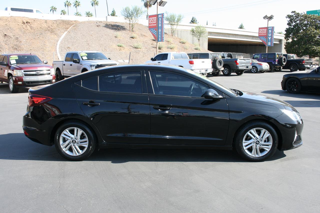 Hyundai Elantra SEL IVT 2020