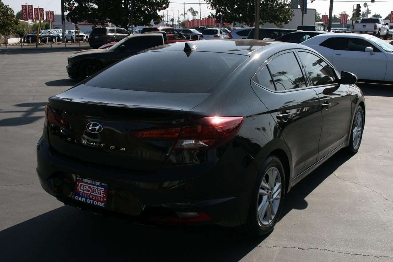 Hyundai Elantra SEL IVT 2020