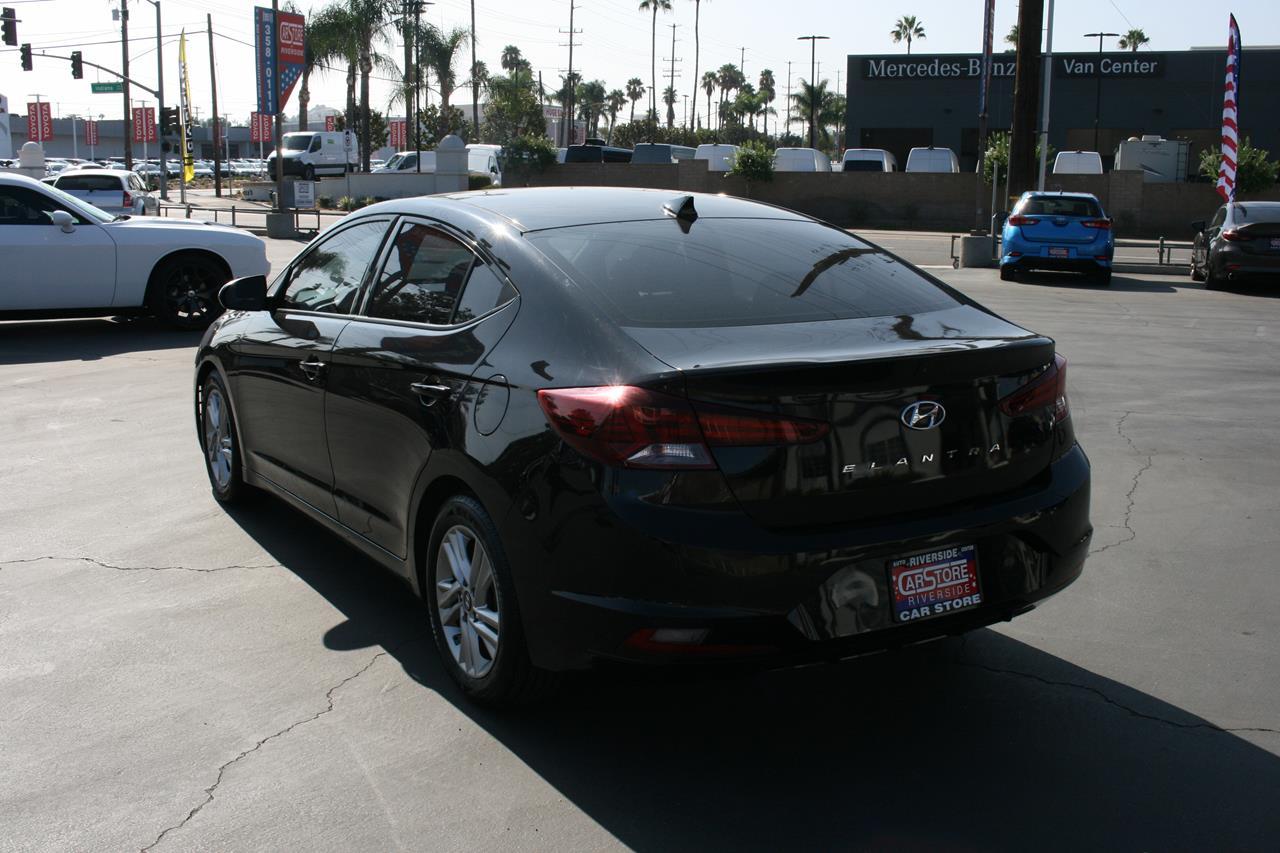 Hyundai Elantra SEL IVT 2020