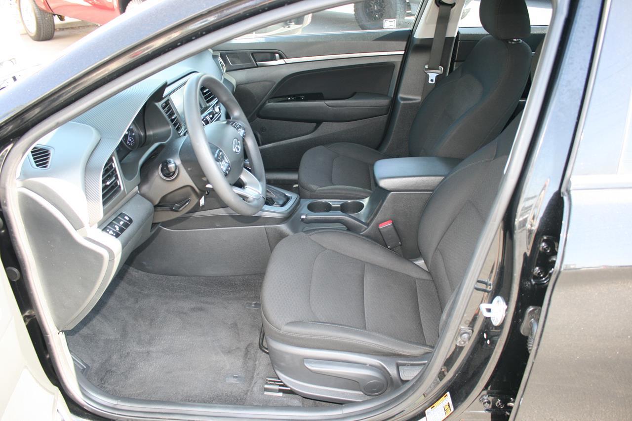 Hyundai Elantra SEL IVT 2020